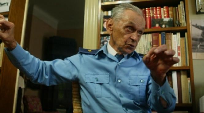 pilotul inamic l a gasit pe internet dupa 64 de ani