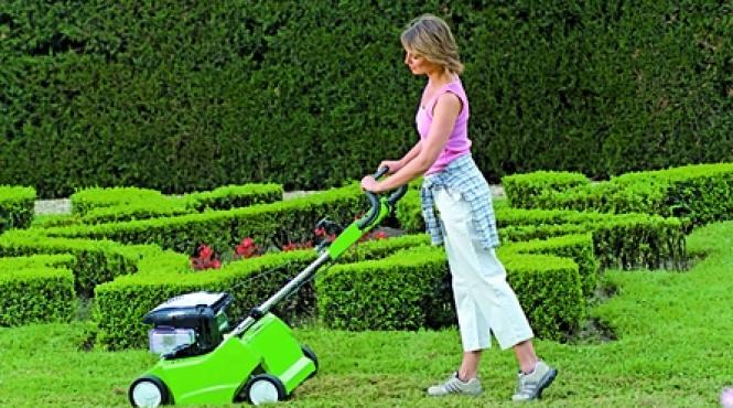 motoutilaje pentru intretinerea gazonului