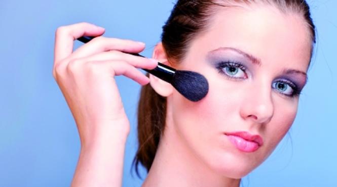 cum protejam machiajul de canicula