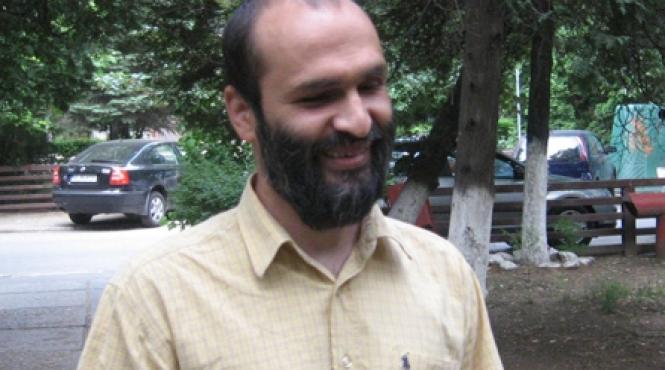 omul care citeste orasul in braille isi salveaza prietenul