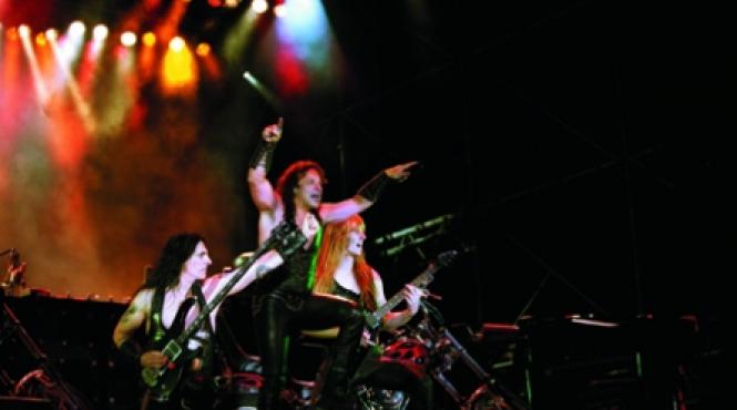 manowar canta piesa father in limba romana