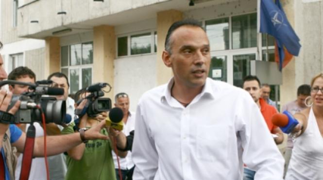prunea si a vazut dosarul