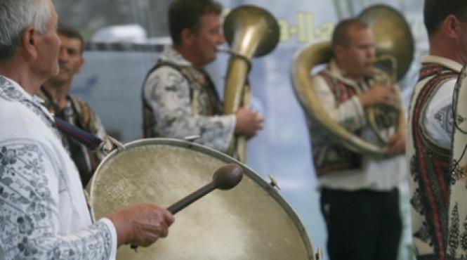 tarafuri si fanfare prima zi