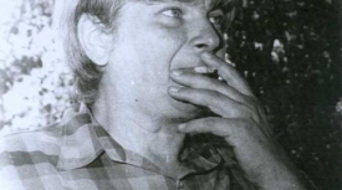 discretia nu este nici labirint nici poarta nici cheie grea