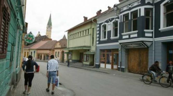 primaria medias are curte de jurati