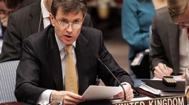 seful mi6 expus scurgerilor de informatii din cauza contului de facebook al sotiei