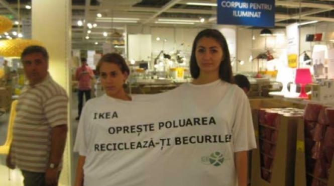 agent green protesteaza impotriva poluarii cu mercur