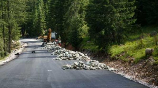 protest blocat la drumul lui basescu