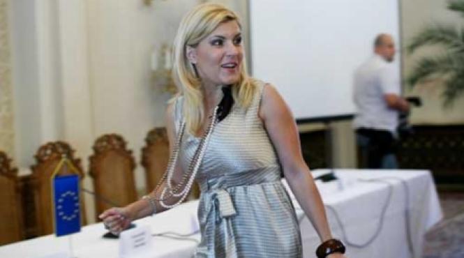 scenariul jefuirii banului public