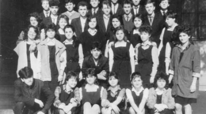 sfarsit de copilarie primele despartiri