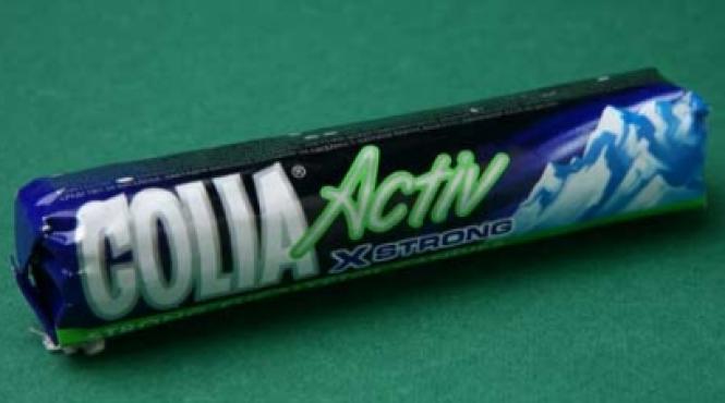 bomboane din zahar colorate cu negru briliant