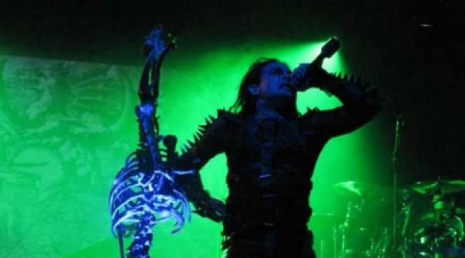 cartea lui dani filth lansata de halloween