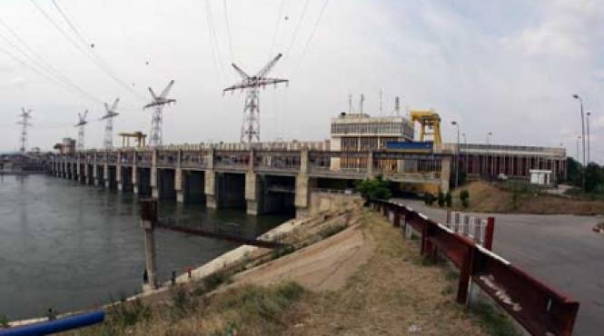 guvernul sapa la temelia fp