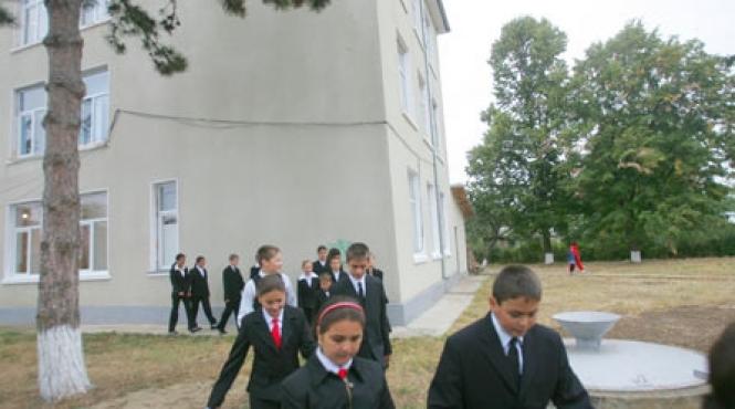 profesorii scot politicienii din scoli