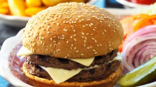 inghetata si hamburgerii controleaza creierul