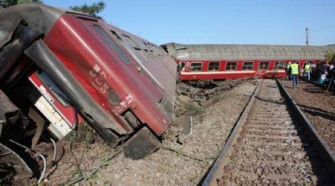 deraieri pe banda doua trenuri pe zi