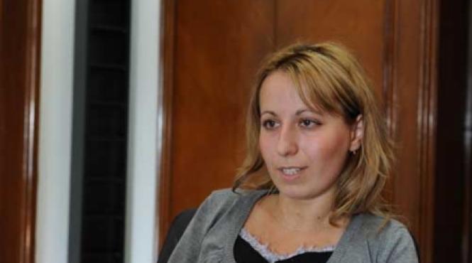 daniela sefa de promotie la doua facultati