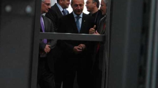 traian basescu nici eu nici guvernul nici banca nationala nu ne am propus sa scoatem tara din criza economica