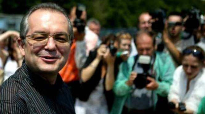 premierul boc imparte cu generozitate functii si bani