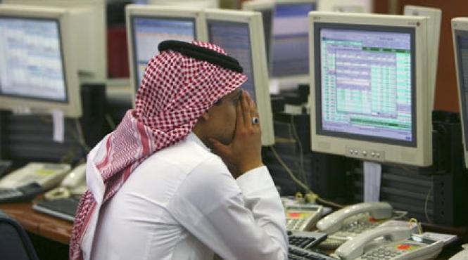 golful scufunda dolarul