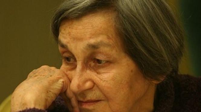 franta o decoreaza pe doina cornea cu cea mai inalta distinctie civila