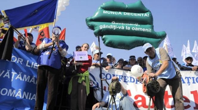 caderea guvernului pune presiune pe economie