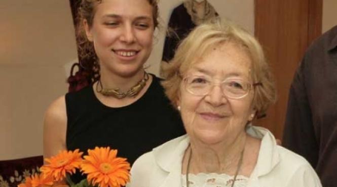 omul zilei adina nanu istoric si critic de arta