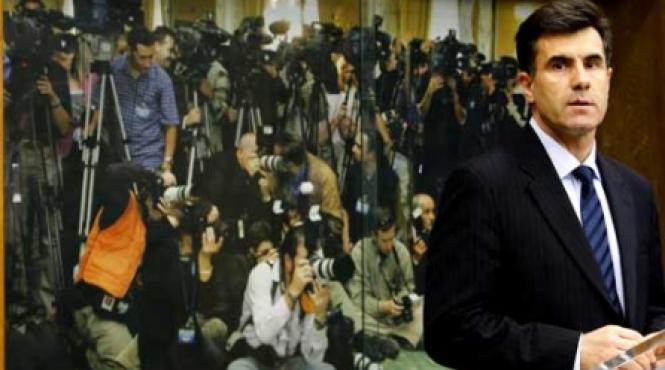 croitoru cu coada intre picioare la pdl