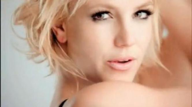 britney spears lanseaza astazi videoclipul piesei 3 prin twitter