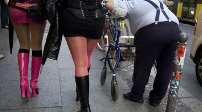 prostituatele romance intre criza si frig