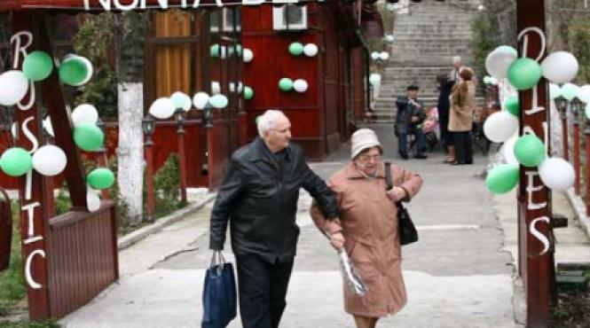 pensionari multi muncitori calificati mai putini