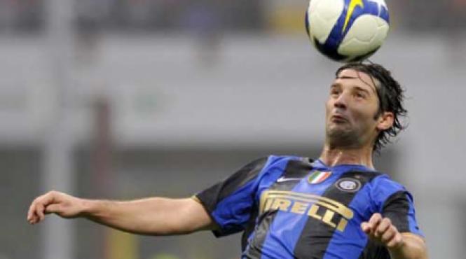 chivu timid si imprecis