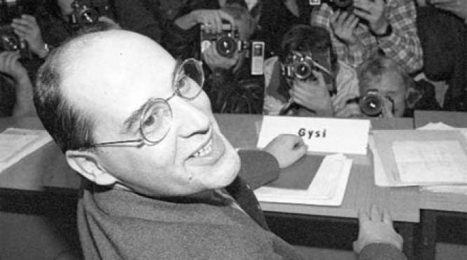 gregor gysi ales in fruntea comunistilor est germani de un congres extraordinar