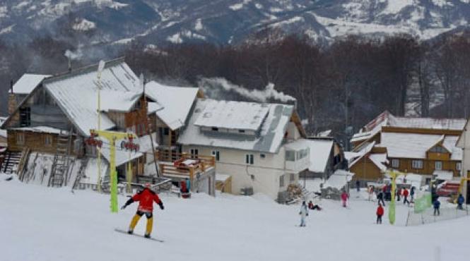 zapada artificiala in straja lupeni