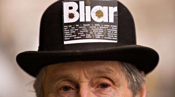 tony blair recunoaste ca saddam hussein nu a fost o amenintare atat de mare