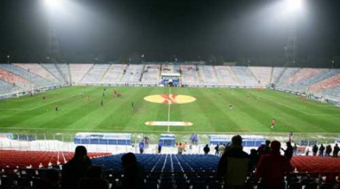 sub ligile inferioare din vest