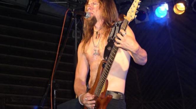 heri joensen tyr scoate un album cu noul sau proiect heljareyga