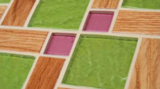 mozaic din lemn piatra si sticla