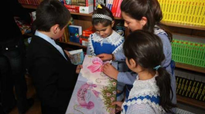 carti pentru copiii de la sate