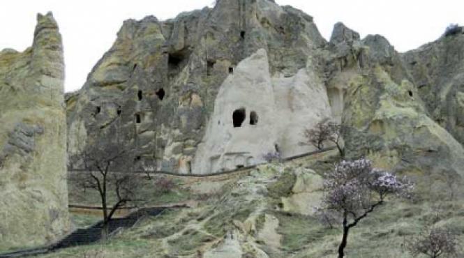 orasele de piatra din cappadochia