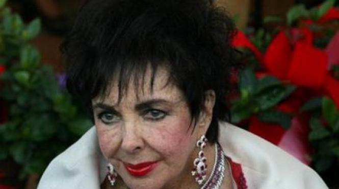 elizabeth taylor refuza o noua interventie chirurgicala