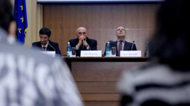 restantele la credite vor creste dar mai lent decat anul trecut