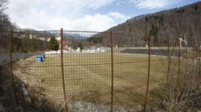 guvernul de dreapta nu trage pe stanga