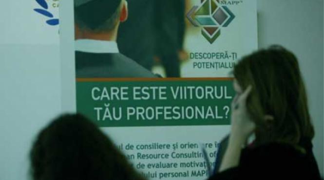 ma culc devreme ca sa nu simt cum ma doare stomacul de foame