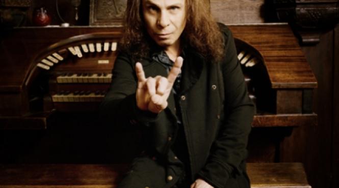 legendarul solist rock ronnie james dio a incetat din viata