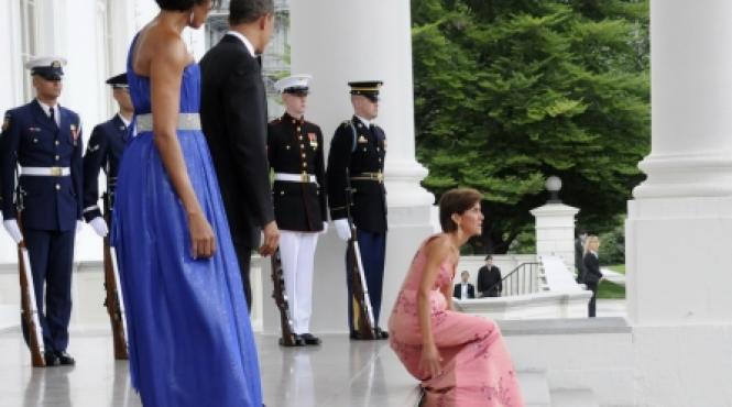 sefa de protocol de la casa alba a cazut in fund la un dineu