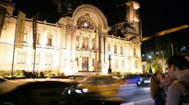 de ce vor toti la bucuresti