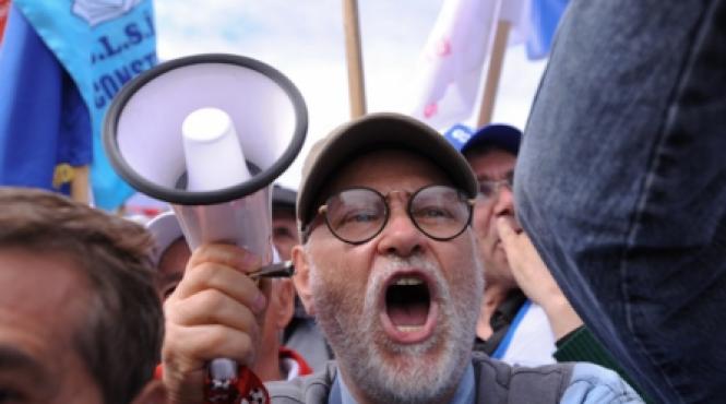 austeritatea lui basescu boc baga romania in greva generala