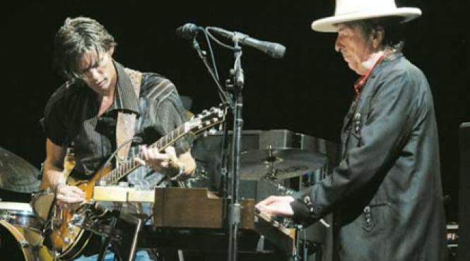 bob dylan va urca pe scena intre 20 30 si 21 00