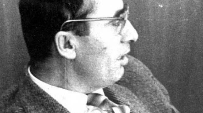 scriitorul este omul care poarta in sine o lume